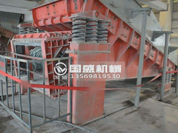 XZG雙質(zhì)體振動放礦機(jī) XZG雙質(zhì)體振動放礦機(jī)